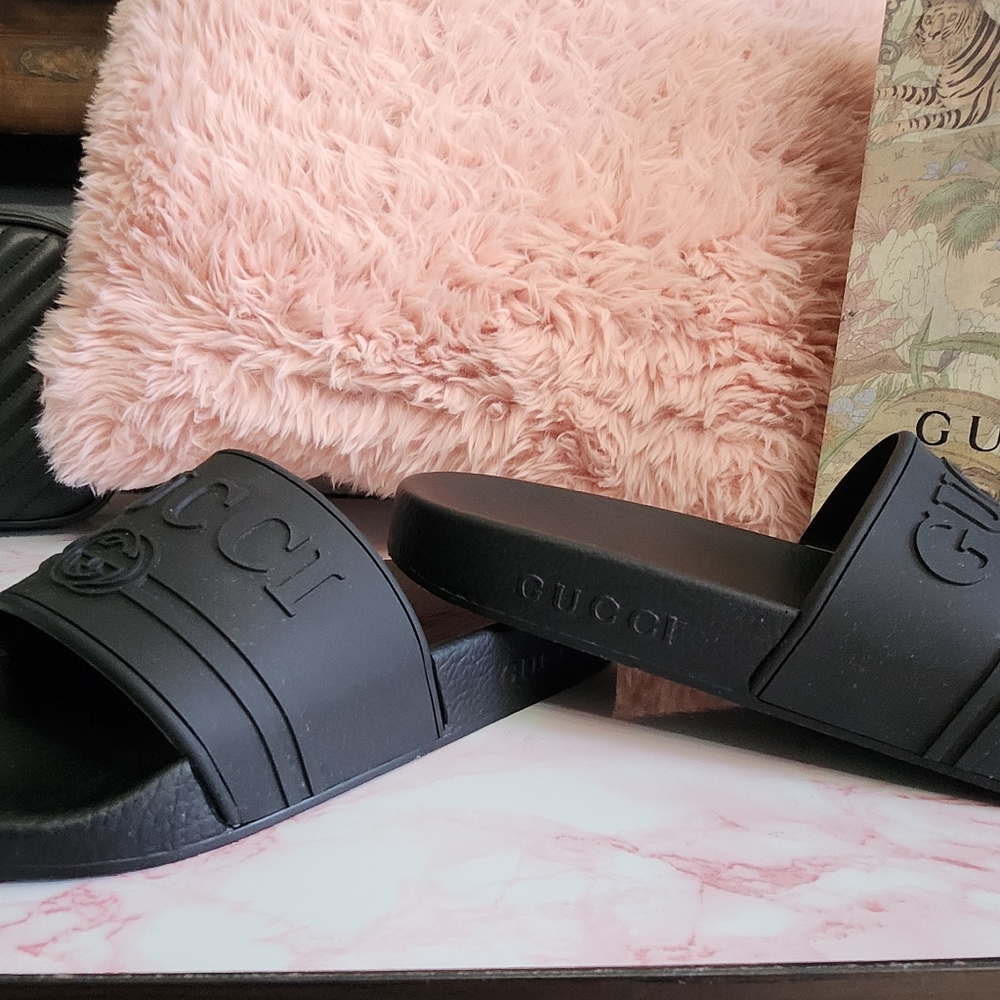 Gucci Slides Black